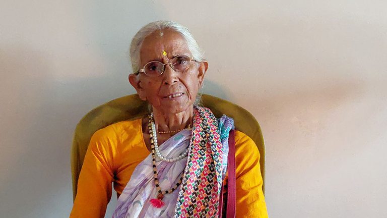 छोराको प्रतीक्षामा बिते २७ वर्ष, अझै फर्किने आशामा ८० वर्षीया आमा