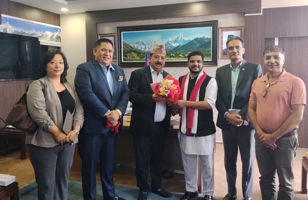 उद्योग वाणिज्य महासंघले भेट्यो श्रम मन्त्री, श्रम कानुन संशोधनमा जोड