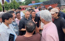 बाढी प्रभावित क्षेत्रमा सभापति थापा, उद्धारमा ढिलाइ भएको स्थानीयको गुनासो