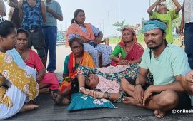 गरिमाको हत्याविरुद्ध सडक धर्नामा आमा-बुबा, परिवारले मानेन प्रशासनको सहमति