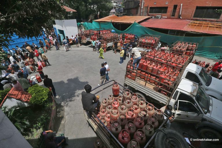 ३ दिनमा भित्रियो ८८ हजार ग्यास सिलिन्डर, अभाव नहुने निगमको दाबी