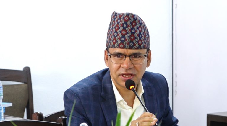 सुनको मौजुदा वितरणलाई परिमार्जन गर्नुपर्ने देखिन्छ : अर्थ सचिव उपाध्याय