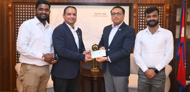बाढीपीडितका लागि कयाल ग्रुपको २५ लाख सहयोग