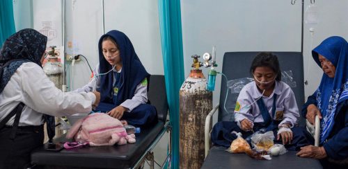 विषाक्त खानाबाट इन्डोनेसियामा २६९ विद्यार्थी बिरामी