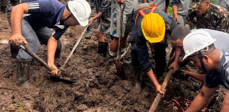 सरकारले पहिरो प्रभावित जिल्लामा भौगर्भिक अध्ययन टोली पठाउँदै