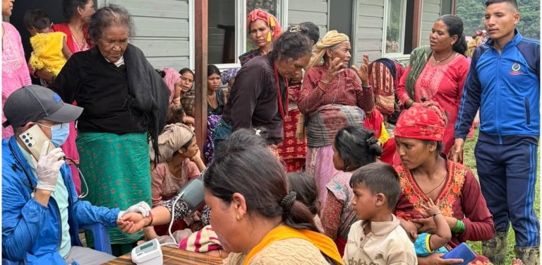 जाजरकोट पहिरो : ७० घरका दुई सय जना पहिरो पीडितलाई विद्यालयमा सारियो (तस्वीरहरू)
