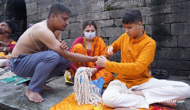 पशुपतिमा जनैपूर्णिमाको चहलपहल, हेर्नुहोस् १५ तस्वीर