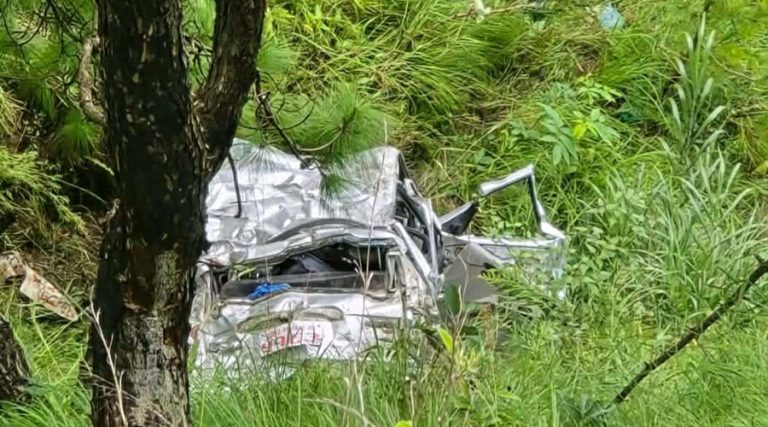 मकवानपुरको जुरिखेतमा जिप दुर्घटना