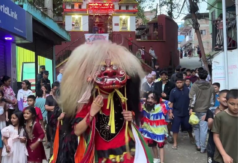 म्याङ्लुङमा लाखेजात्राको रौनकता, गुन्जिदै परम्परागत बाजागाजाको धुन