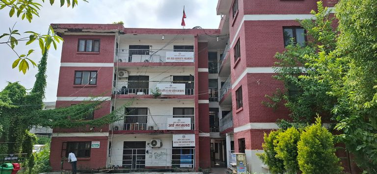 फजुल खर्च रोक्न कठोर बन्दै मधेश सरकार, नयाँ मापदण्ड लागू
