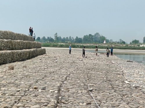 महाकाली नदीमा एक हजार २२० मिटर तटबन्ध निर्माण