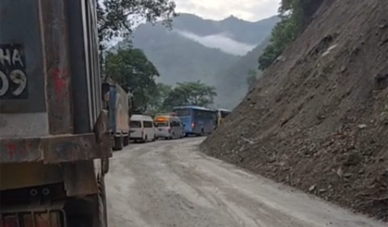 ८ घण्टापछि मुग्लिन-काठमाडौं सडक सञ्चालनमा