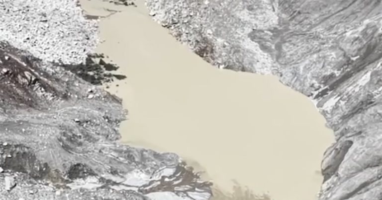 चिनियाँ टेलिभिजन भन्छ-  नेपाल–चीन सीमा क्षेत्रमा बनेको ताल १४  फुटबल मैदान बराबर