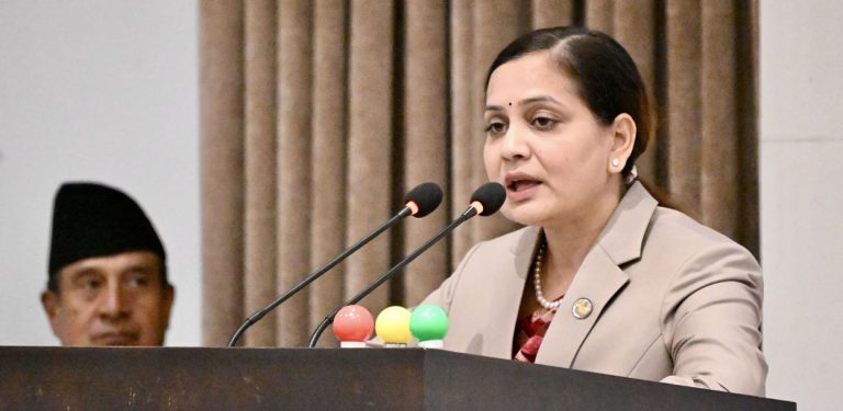 स्वास्थ्यमन्त्रीको स्पष्टीकरण : ट्रमा सेन्टर ढल्केबरमै बन्छ