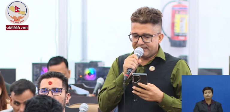 ‘जनता मर्न लाग्दा अस्पताल पुग्ने साधन छैन, मन्त्रीलाई रुघा लाग्दा हेलिकप्टर ?’