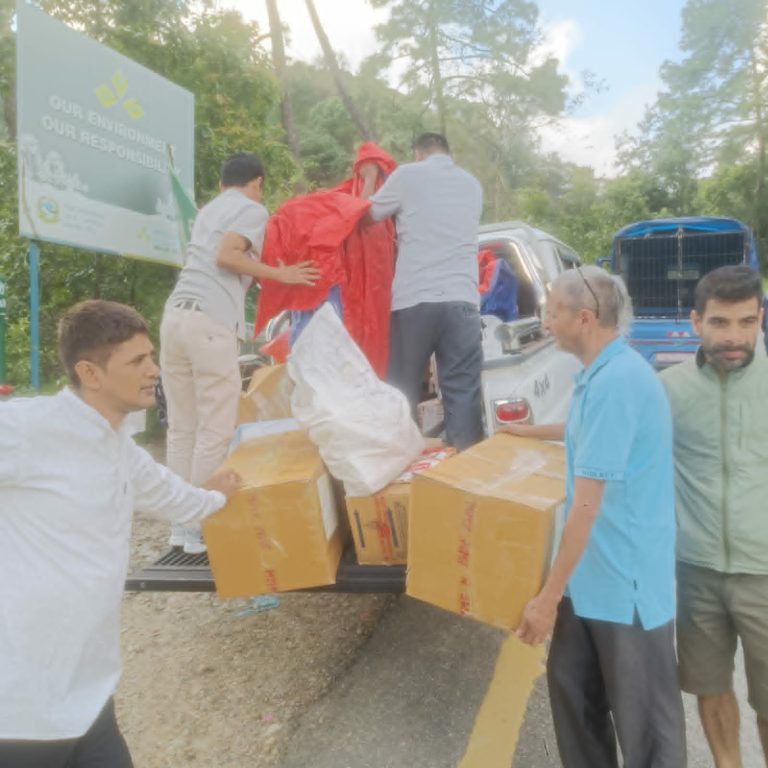बाढी प्रभावित क्षेत्रका पशुचौपायामा रोग फैलिन नदिन स्वास्थ्य सामग्री र खोप हस्तान्तरण