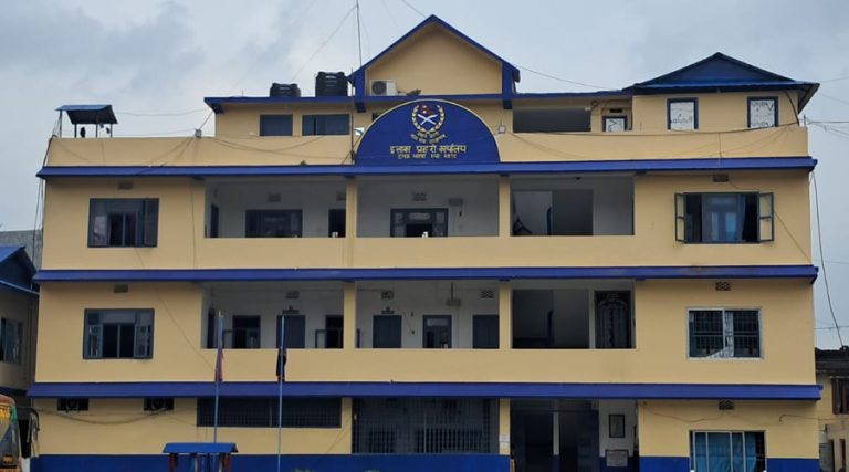 झापामा सर्ट गनसहित एक युवक पक्राउ
