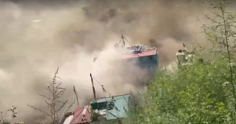 सेनाका २ वटा हेलिकप्टर रसुवा उडे