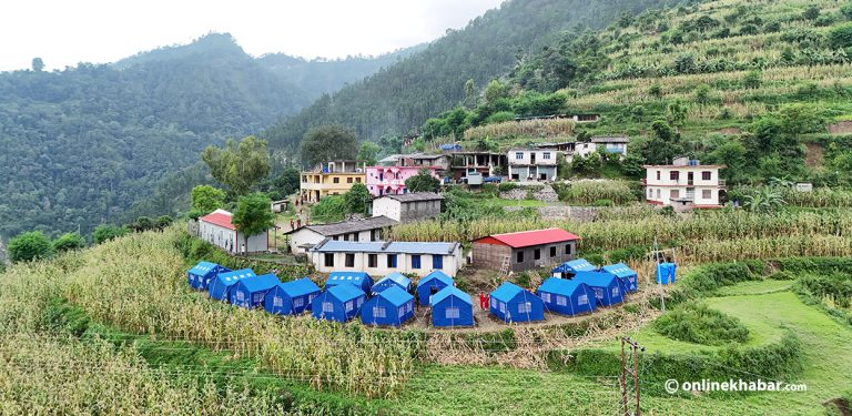 रिसाङ बाढीपहिरो : ८९७ जना प्रभावित राख्न मकैखेती मासेर सेल्टर बनाइँदै