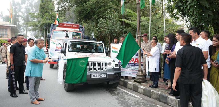 विपद् प्रभावितका लागि सिक्किमले पठायो राहत र स्वास्थ्य सामग्री