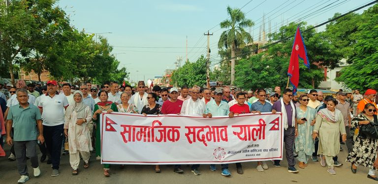 हिंसाको बाछिटा रोक्न सडकमा उत्रिएको ‘सद्भावको शहर’