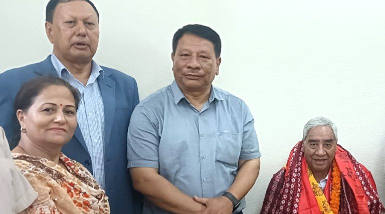 विमानस्थलबाट सोझै इतर समूहको सम्पर्क कार्यालय पुगे देउवा