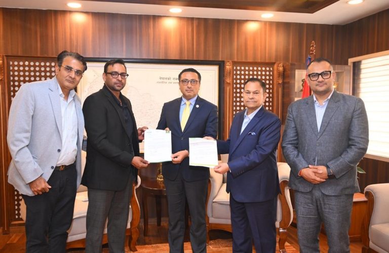 बाढीपीडितलाई शिवम्‌को ११ हजार बोरा सिमेन्ट र होल्डिङ्सको २१ लाख सहयोग