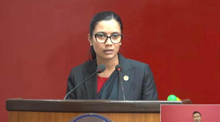 सरकारले भन्यो– हप्ताको दुई दिन बिदा हुने व्यवस्था परिवर्तनको कुनै गृहकार्य छैन