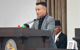 भूकम्प पीडितको निजी आवास निर्माणमा सरकार संवेदनशील छ : गृहमन्त्री गुरुङ
