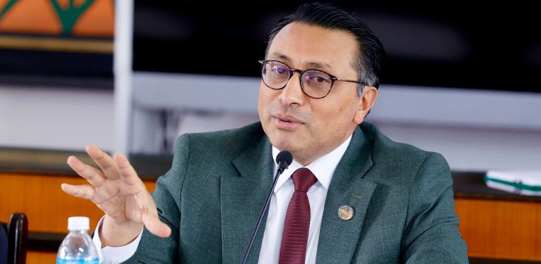 वैदेशिक सहायताका स्रोतहरू सुक्दैछन्, नयाँ पूँजीतिर जाँदैछौं : अर्थमन्त्री