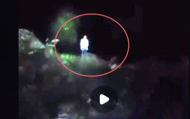 दोलखाको तामाकोशी खोलाको बीचमा एक जना अलपत्र