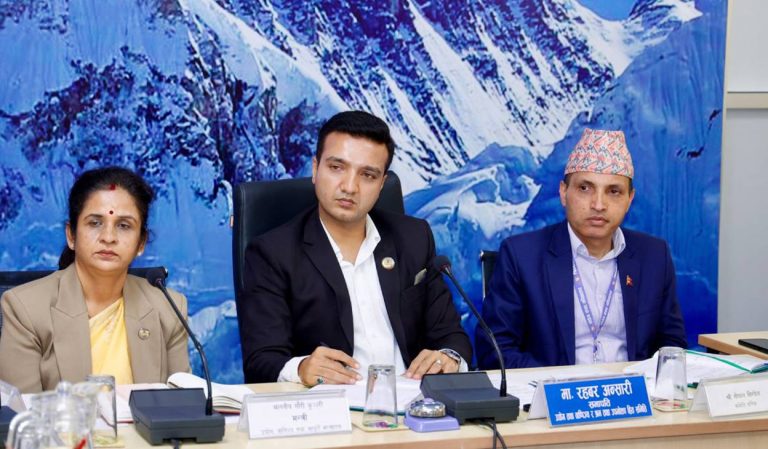 चिनीको मूल्य प्रतिकिलो १२० पुग्यो, छलफलै नगरी संसद्को उपभोक्ता समितिको बैठक स्थगित