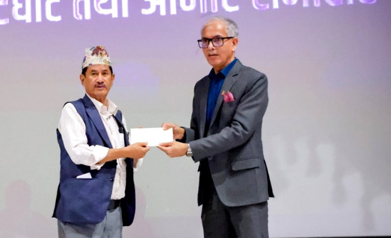 वरिष्ठ कलाकार शान्ति रानालाई आर्थिक सहयोग प्रदान