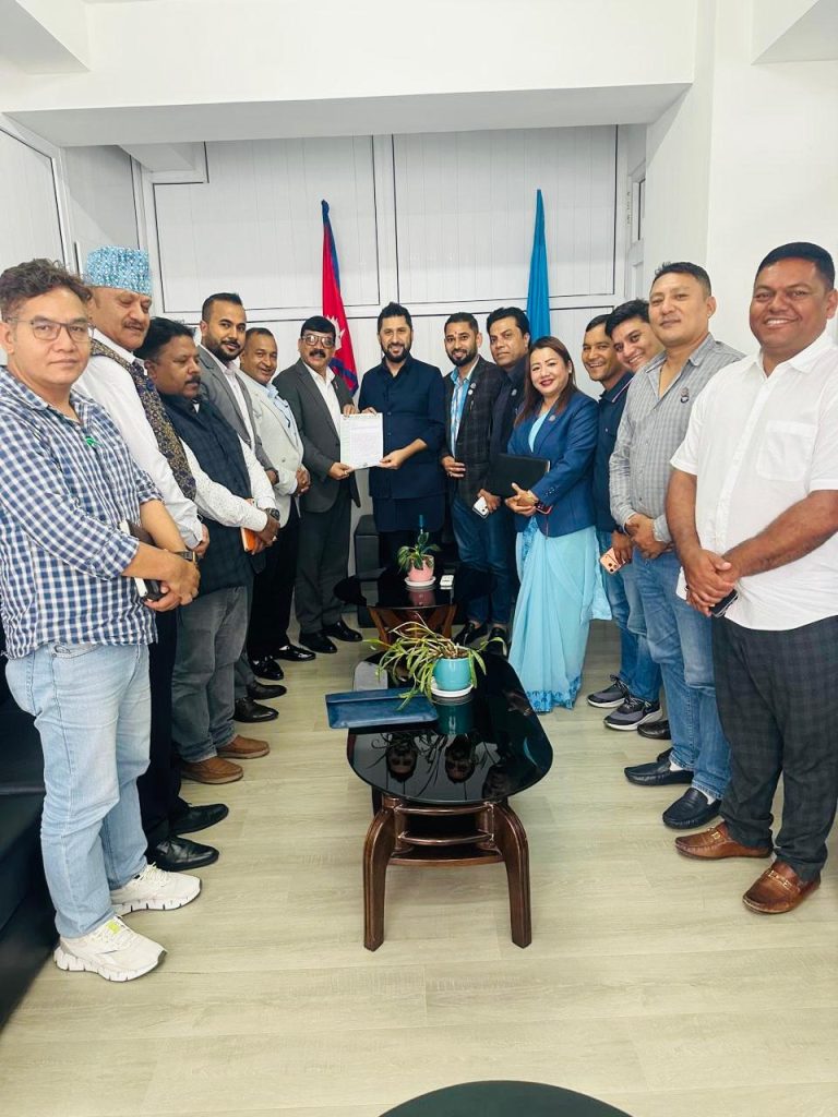 मलेसियाको श्रमिक भर्नामा २५ कम्पनी छनोटबारे छानबिन गर्न लामिछानेको प्रतिबद्धता