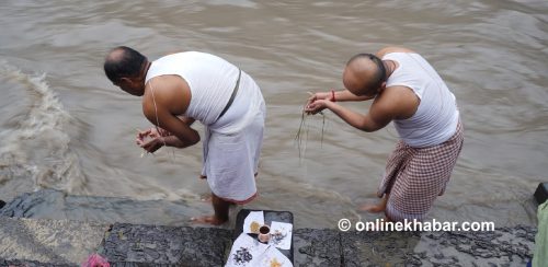 सुरु भयो सोह्र श्राद्ध (तस्वीरहरू)