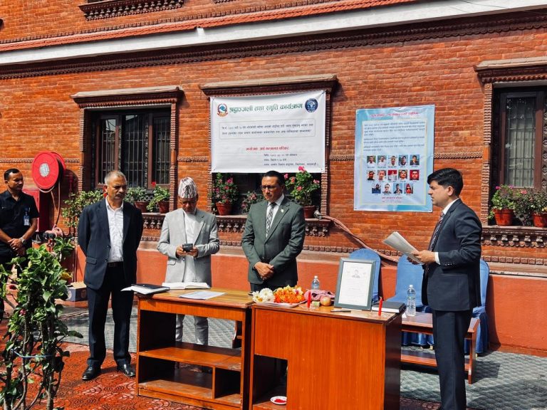 भोटेकोशी बाढीमा परेका भन्सार कर्मचारीका सम्मानमा स्मृति सभा