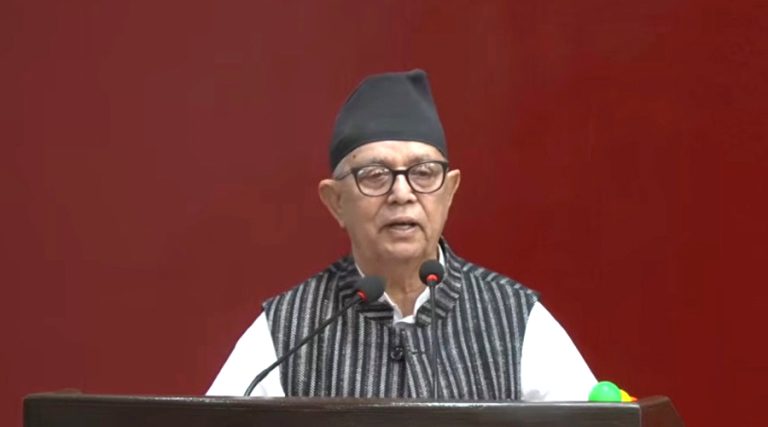 सरकार आफ्नै निर्णय कार्यान्वयन गर्नबाट पन्छियो : सांसद ढुंगाना