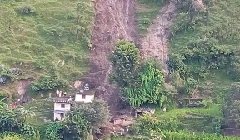 पहिरोले बाजुराको बडीमालिकामा सात घर-गोठमा क्षति