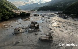 बाढीले बगाएका ‘लकर’का धनी खोज्दै प्रहरी