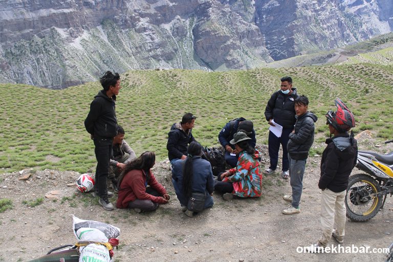 उपल्लो डोल्पाका बस्तीमा बाँडियो चीन आउजाउ गर्ने पास, नाका नियमित खुल्ने कहिले ?