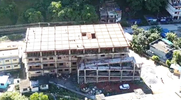 दार्चुला अस्पताल भवनको निर्माण कार्य पुस मसान्तमा सम्पन्न गर्ने तयारी 