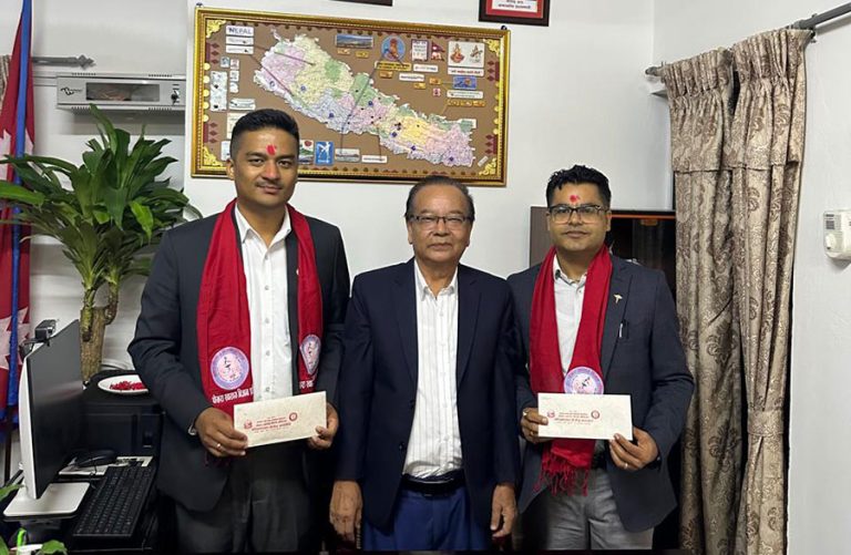 पोखरा स्वास्थ्य विज्ञान प्रतिष्ठानको डिनमा फेरि डेभिड, निर्देशकमा झापेन्द्र नियुक्त