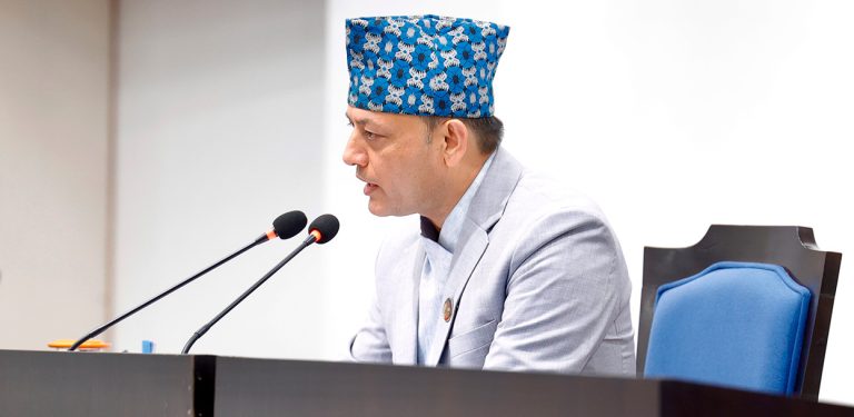 नियमावली सम्झाउँदै संसद्‌मा मोबाइल प्रयोग नगर्न सांसदहरूलाई सभामुखले गराए सचेत