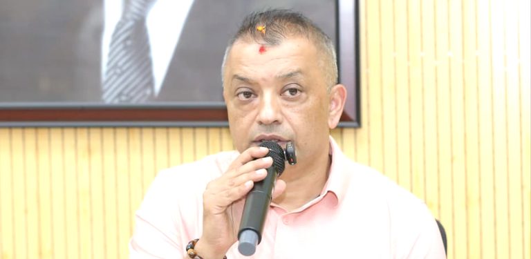 गगनले भने- आन्तरिक राजनीति छाडेर बाढीपीडितको सेवामा लाग्छौँ, यसपालि हामीलाई चाडपर्वले छुँदैन