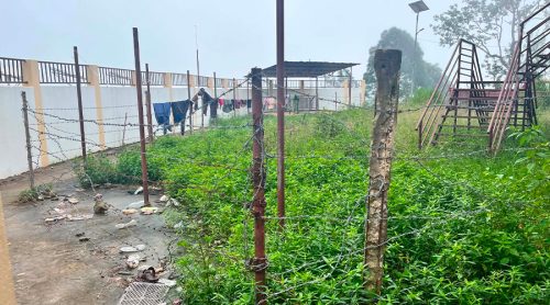 गृहमन्त्रीको ठाडो निर्देशनमा भत्काइयो प्रहरी कार्यालयको घेरबार