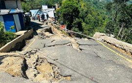 पहिरोले तम्घास–खज्याङ सडक अवरुद्ध, जनजीवन प्रभावित