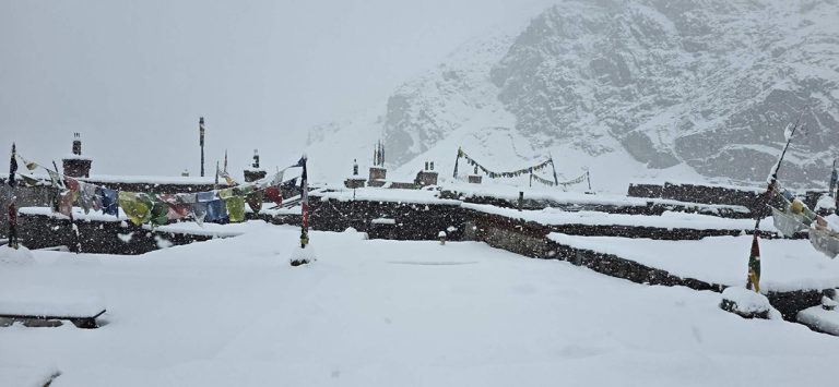 उत्तरी हुम्लामा भारी हिमपात, नारा र न्यालु सडक अवरुद्ध