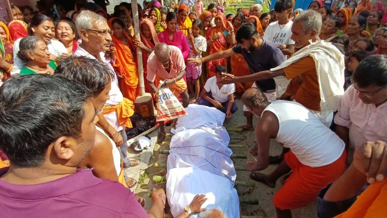 रसुवाको बाढीपछि बेपत्ता गंगारामको कुशको शव बनाएर अन्त्येष्टि