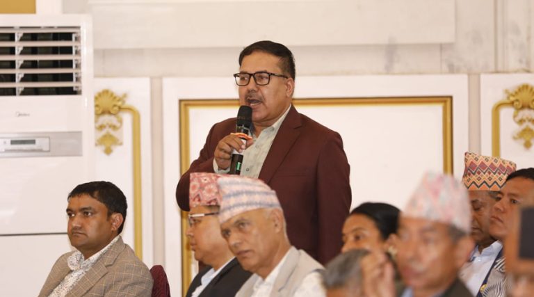 एमाले बैठकमा प्रश्न- कार्यकर्ता विभाजित गरेको जिम्मा सचिवालयले लिने कि कार्यदलले ?