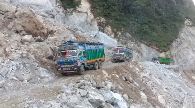 पहिरोले अवरुद्ध कालीगण्डकी करिडोर सडक सञ्चालन